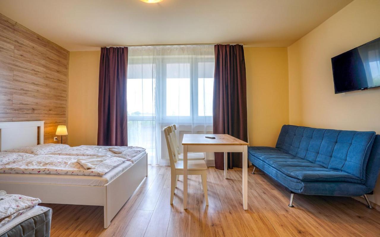 Apartmany Karmon Park Veľký Meder Bagian luar foto