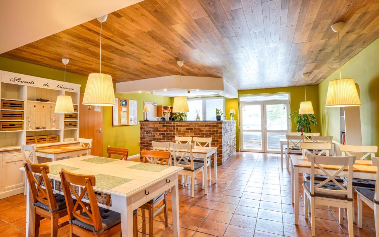 Apartmany Karmon Park Veľký Meder Bagian luar foto