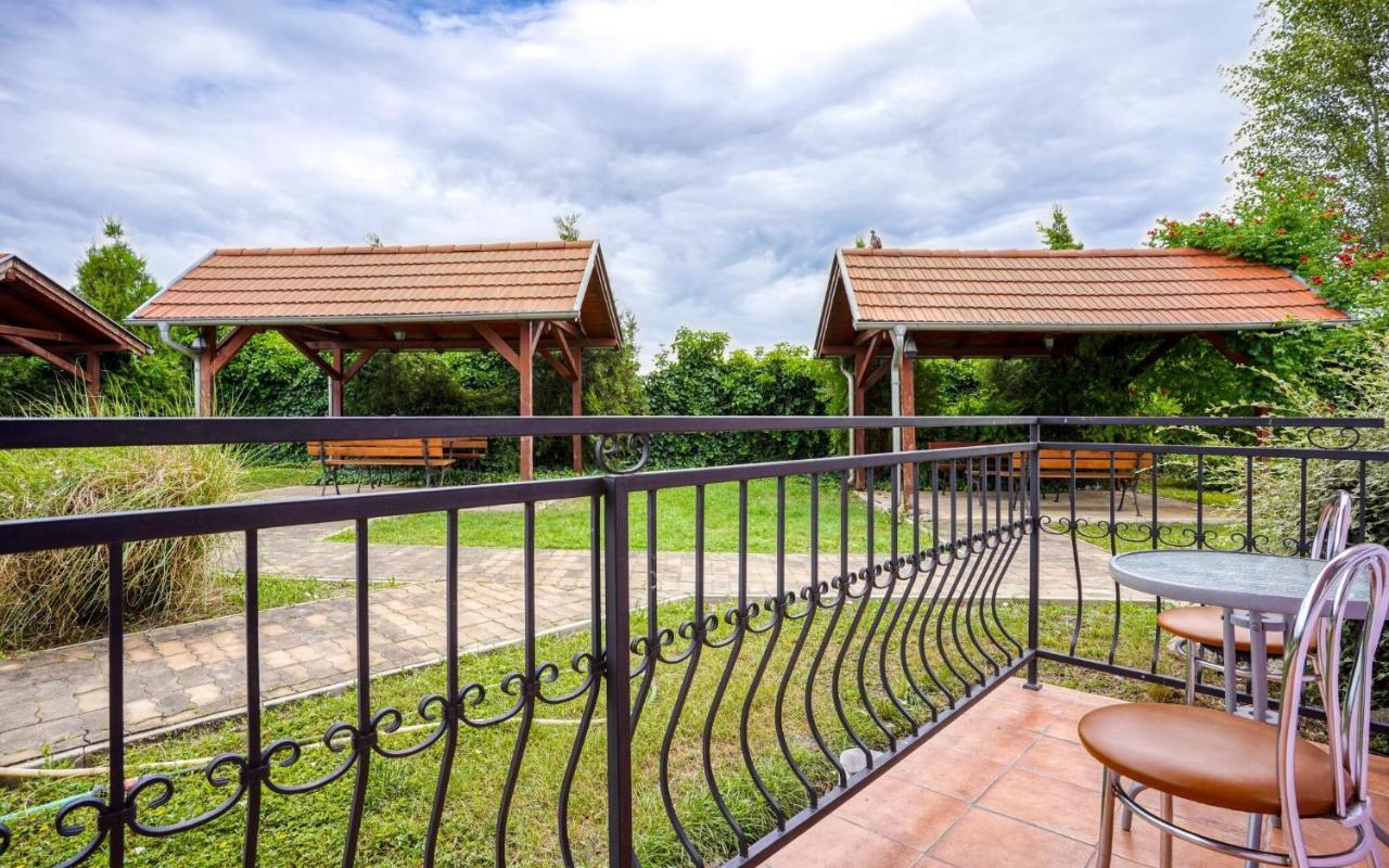 Apartmany Karmon Park Veľký Meder Bagian luar foto