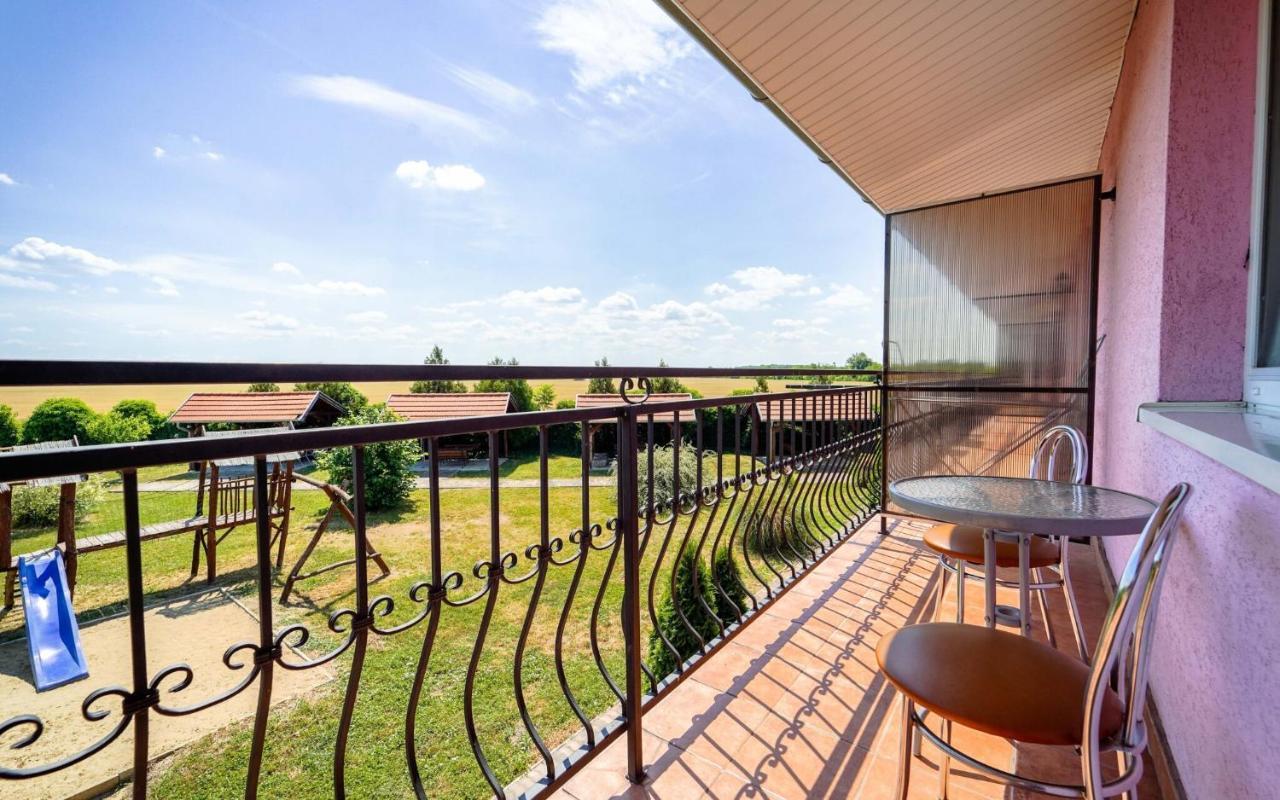 Apartmany Karmon Park Veľký Meder Bagian luar foto