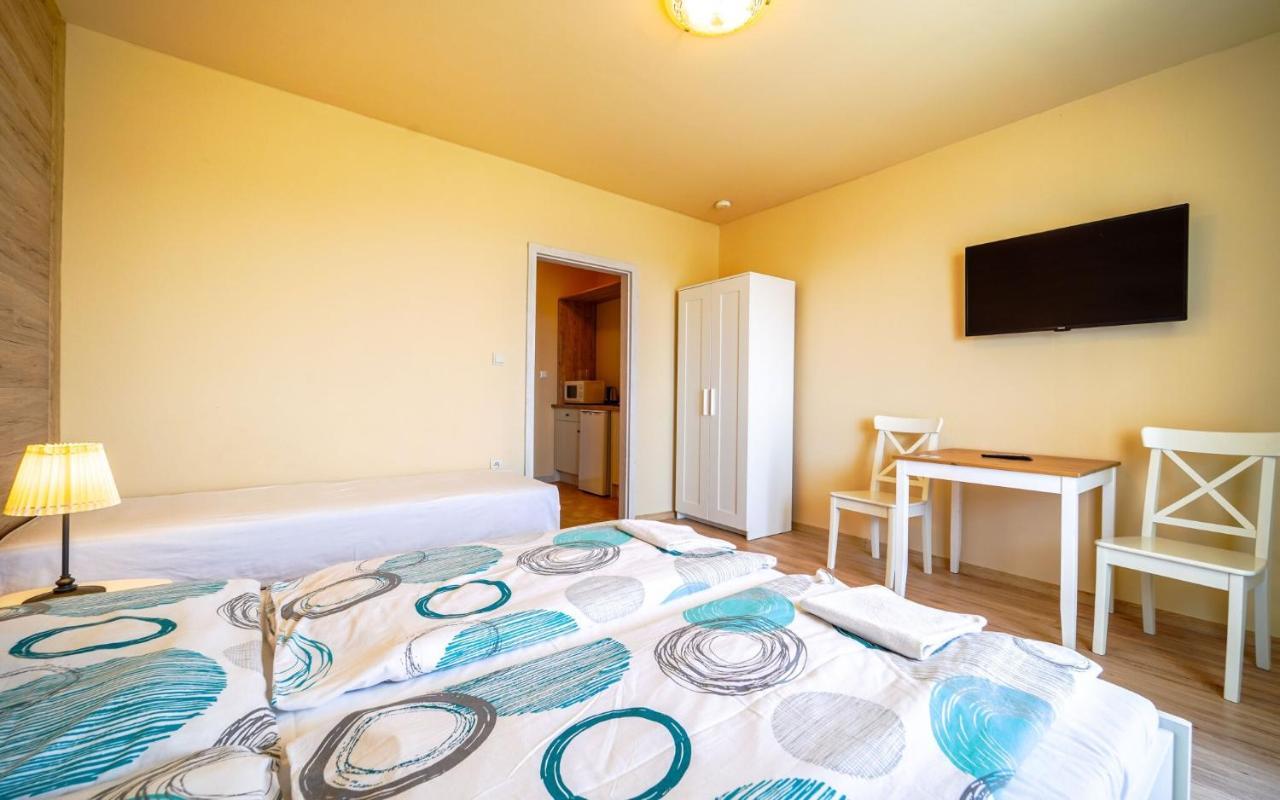 Apartmany Karmon Park Veľký Meder Bagian luar foto